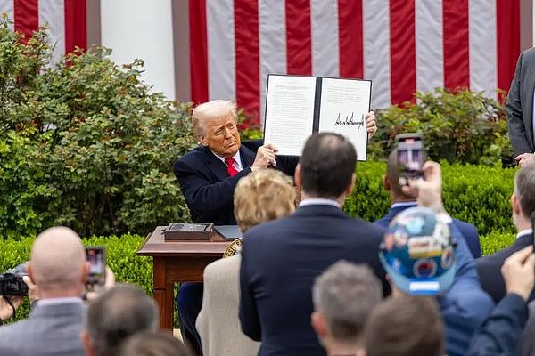 為何突然宣布暫緩關稅？多位知情人士透露圖片